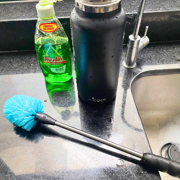 Cepillo para Botellas de Acero Inoxidable con Cerdas de Nailon 2 Descripción de la imagen 2